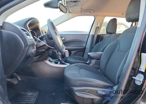 2018 Jeep Compass Sport z USA, uszkodzony, nr VIN 3C4NJDAB2JT153638